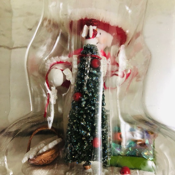 Hallmark Keepsake Christmas Tree Ornament Decorating Snow Lady - Picture 4 of 6